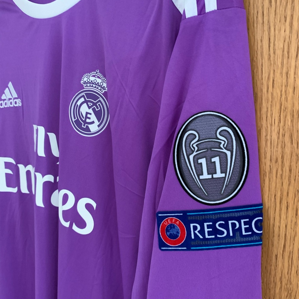 Real Madrid 16/17 Jerseys - Picture 5 of 11